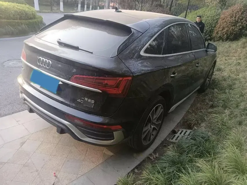 2022 Audi Q5L Sportback 2.0T 190HP L4 7DCT,autocango,china used car exporter,china ev exporter,chinese used car exporter,chinese used ev exporter