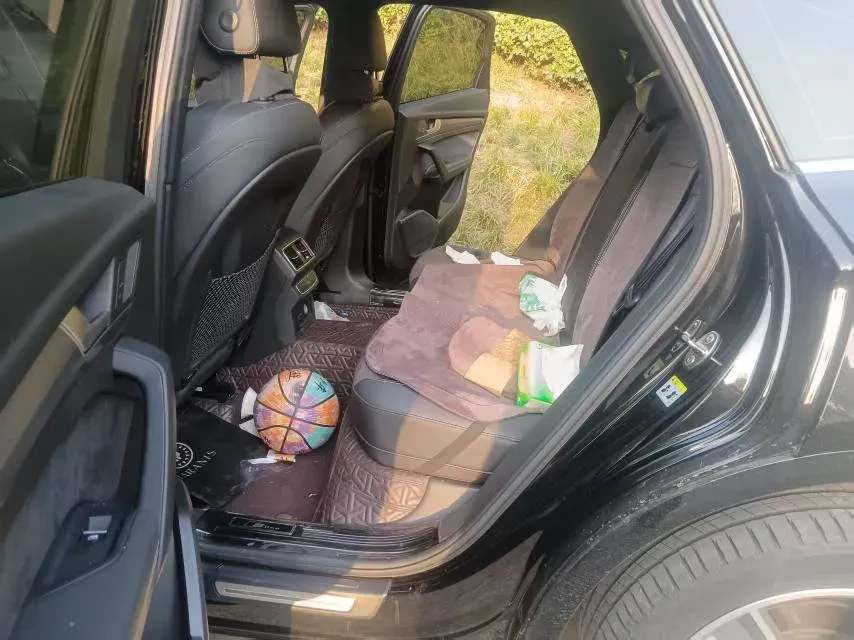 2022 Audi Q5L Sportback 2.0T 190HP L4 7DCT,autocango,china used car exporter,china ev exporter,chinese used car exporter,chinese used ev exporter