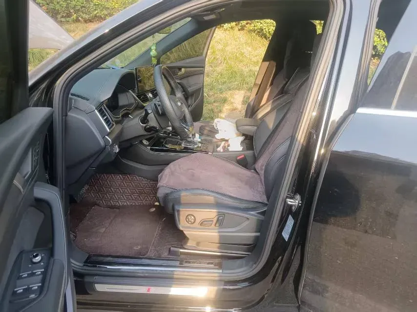 2022 Audi Q5L Sportback 2.0T 190HP L4 7DCT,autocango,china used car exporter,china ev exporter,chinese used car exporter,chinese used ev exporter