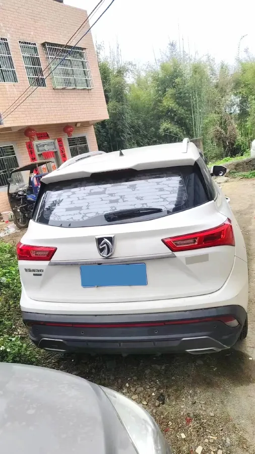 2018 BaoJun 530 1.5T 150HP L4 6MT,autocango,china used car exporter,china ev exporter,chinese used car exporter,chinese used ev exporter