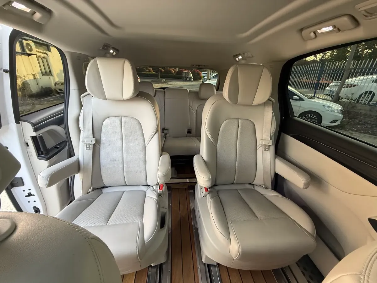 2022 Buick GL8 2.0T 237HP L4 9AT,autocango,china used car exporter,china ev exporter,chinese used car exporter,chinese used ev exporter