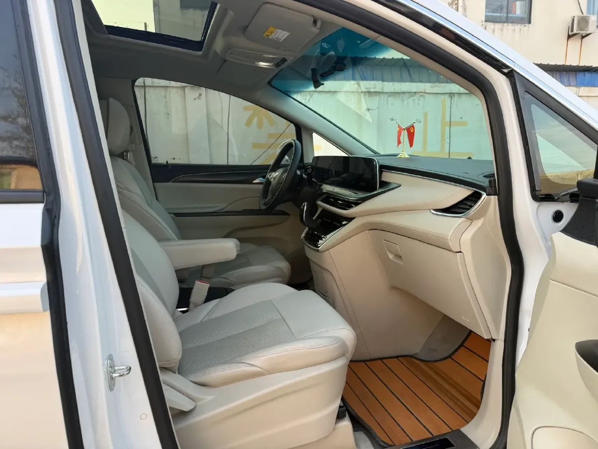 2022 Buick GL8 2.0T 237HP L4 9AT,autocango,china used car exporter,china ev exporter,chinese used car exporter,chinese used ev exporter