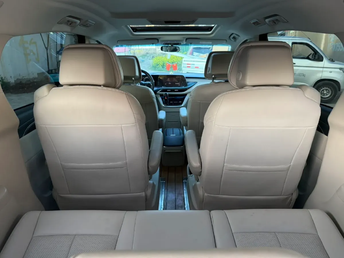 2022 Buick GL8 2.0T 237HP L4 9AT,autocango,china used car exporter,china ev exporter,chinese used car exporter,chinese used ev exporter