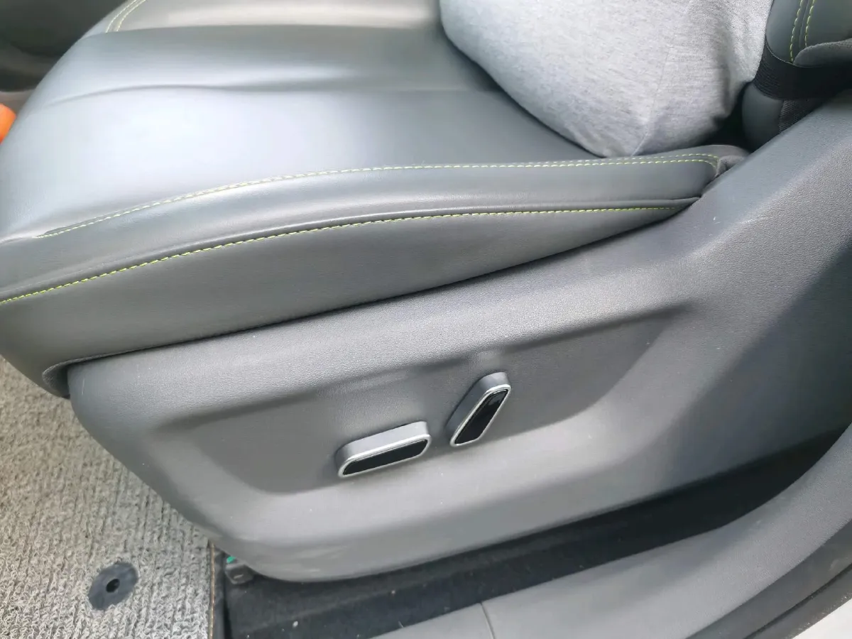 2025 Bestune YueYi 03 BEV 48.35KWH,autocango,china used car exporter,china ev exporter,chinese used car exporter,chinese used ev exporter