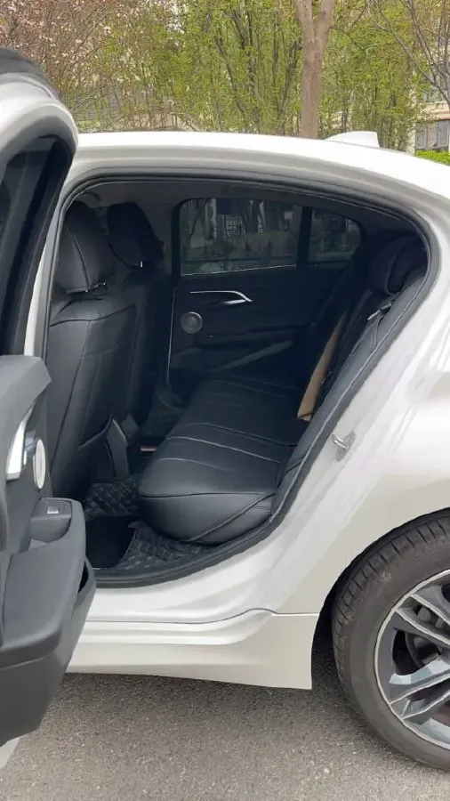 2023 BMW 1 Series 1.5T 136HP L3 7DCT,autocango,china used car exporter,china ev exporter,chinese used car exporter,chinese used ev exporter