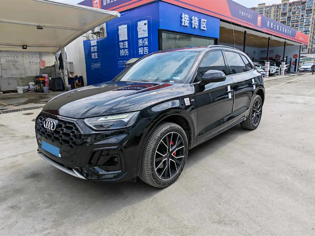 2025 Audi Q5L 2.0T 245HP L4 7DCT,autocango,china used car exporter,china ev exporter,chinese used car exporter,chinese used ev exporter