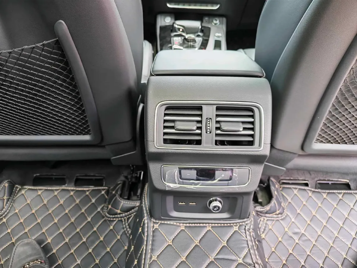 2025 Audi Q5L 2.0T 245HP L4 7DCT,autocango,china used car exporter,china ev exporter,chinese used car exporter,chinese used ev exporter