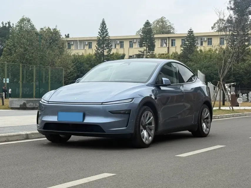 2025 Tesla Model Y BEV 78.4KWH,autocango,china used car exporter,china ev exporter,chinese used car exporter,chinese used ev exporter