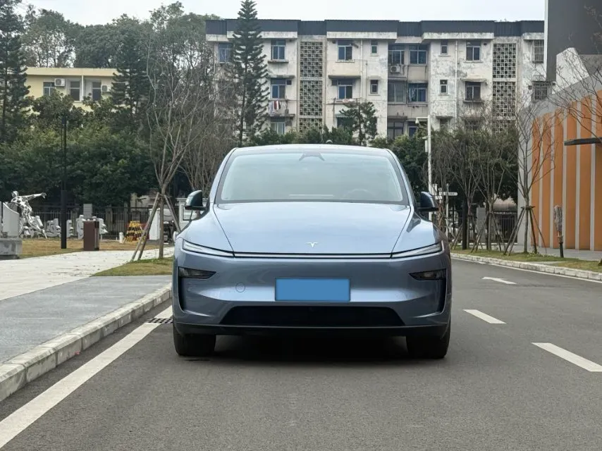 2025 Tesla Model Y BEV 78.4KWH,autocango,china used car exporter,china ev exporter,chinese used car exporter,chinese used ev exporter