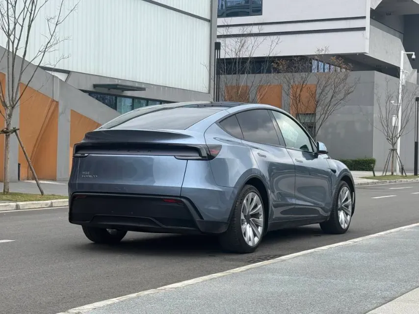 2025 Tesla Model Y BEV 78.4KWH,autocango,china used car exporter,china ev exporter,chinese used car exporter,chinese used ev exporter
