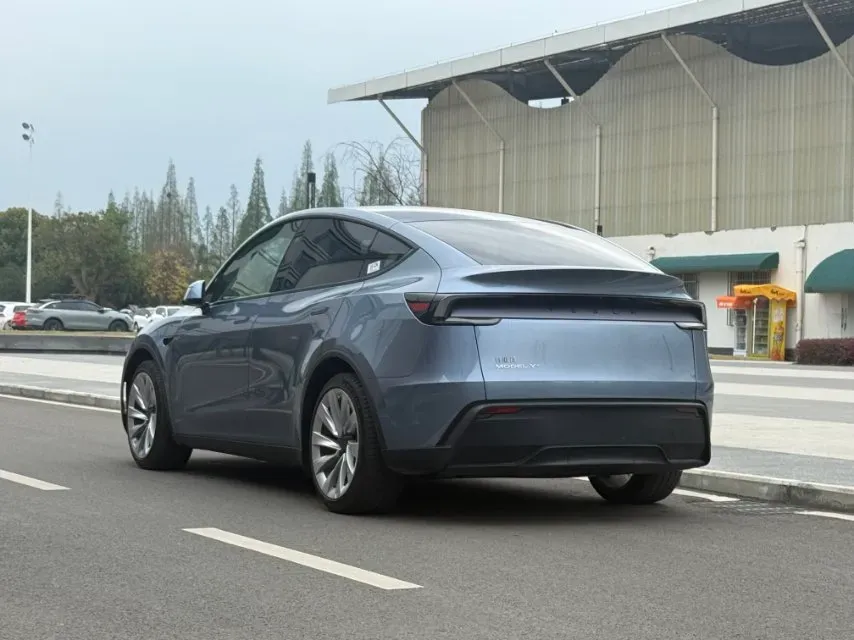 2025 Tesla Model Y BEV 78.4KWH,autocango,china used car exporter,china ev exporter,chinese used car exporter,chinese used ev exporter