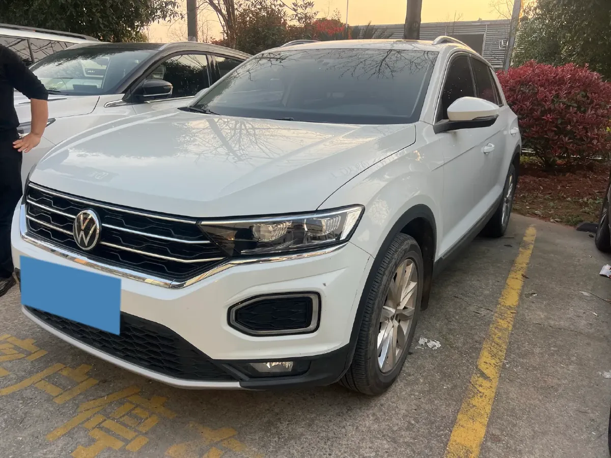 2022 Volkswagen T-Roc 1.4T 150HP L4 7DCT,autocango,china used car exporter,china ev exporter,chinese used car exporter,chinese used ev exporter