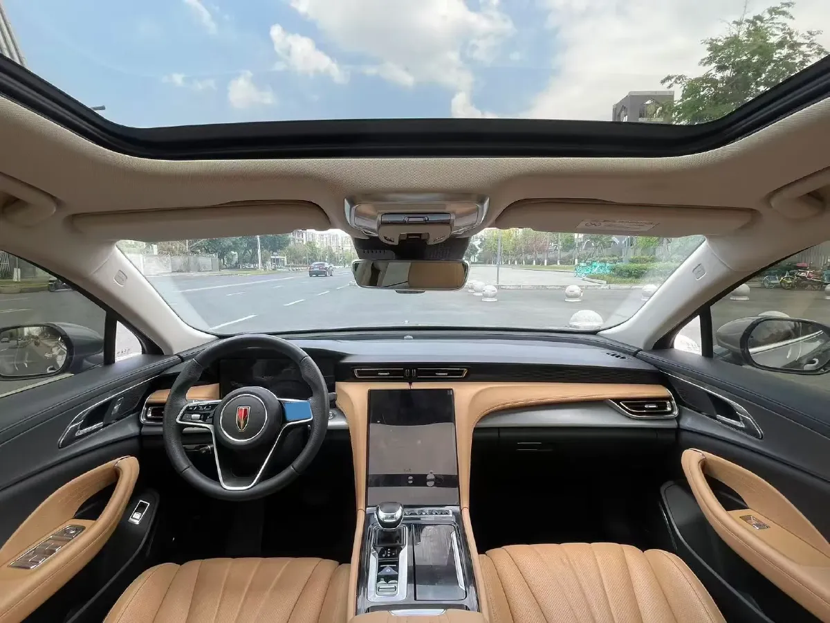 2023 HongQi H5 2.0T 224HP L4 8AT,autocango,china used car exporter,china ev exporter,chinese used car exporter,chinese used ev exporter