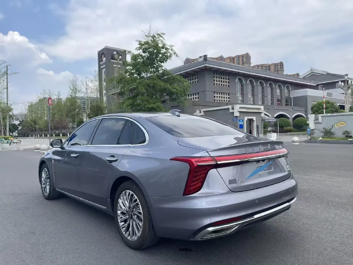 2023 HongQi H5 2.0T 224HP L4 8AT,autocango,china used car exporter,china ev exporter,chinese used car exporter,chinese used ev exporter