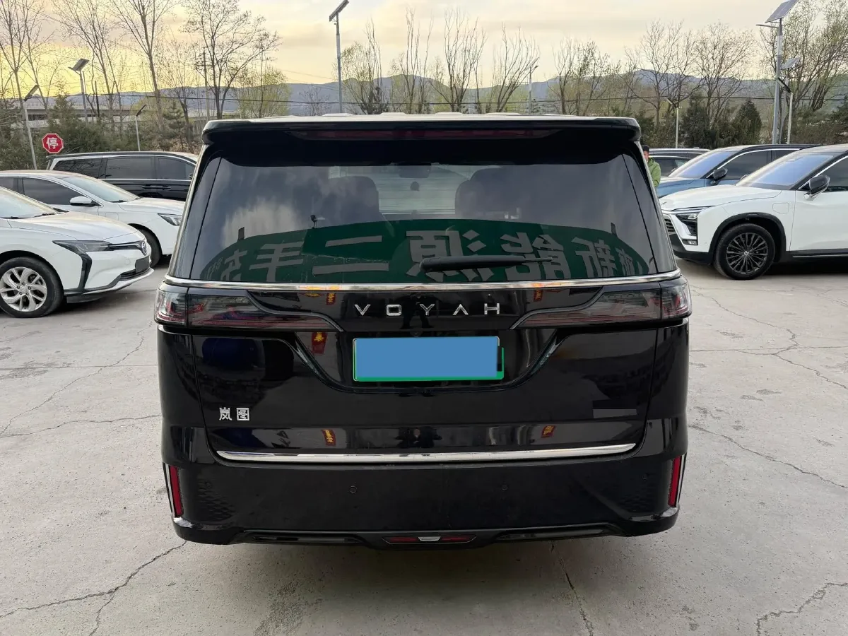 2022 Voyah Dream 1.5T 136HP L4 PHEV 25.57KWH,autocango,china used car exporter,china ev exporter,chinese used car exporter,chinese used ev exporter
