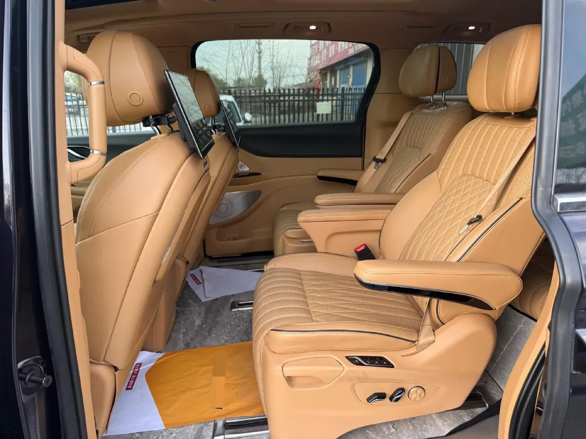 2022 Voyah Dream 1.5T 136HP L4 PHEV 25.57KWH,autocango,china used car exporter,china ev exporter,chinese used car exporter,chinese used ev exporter