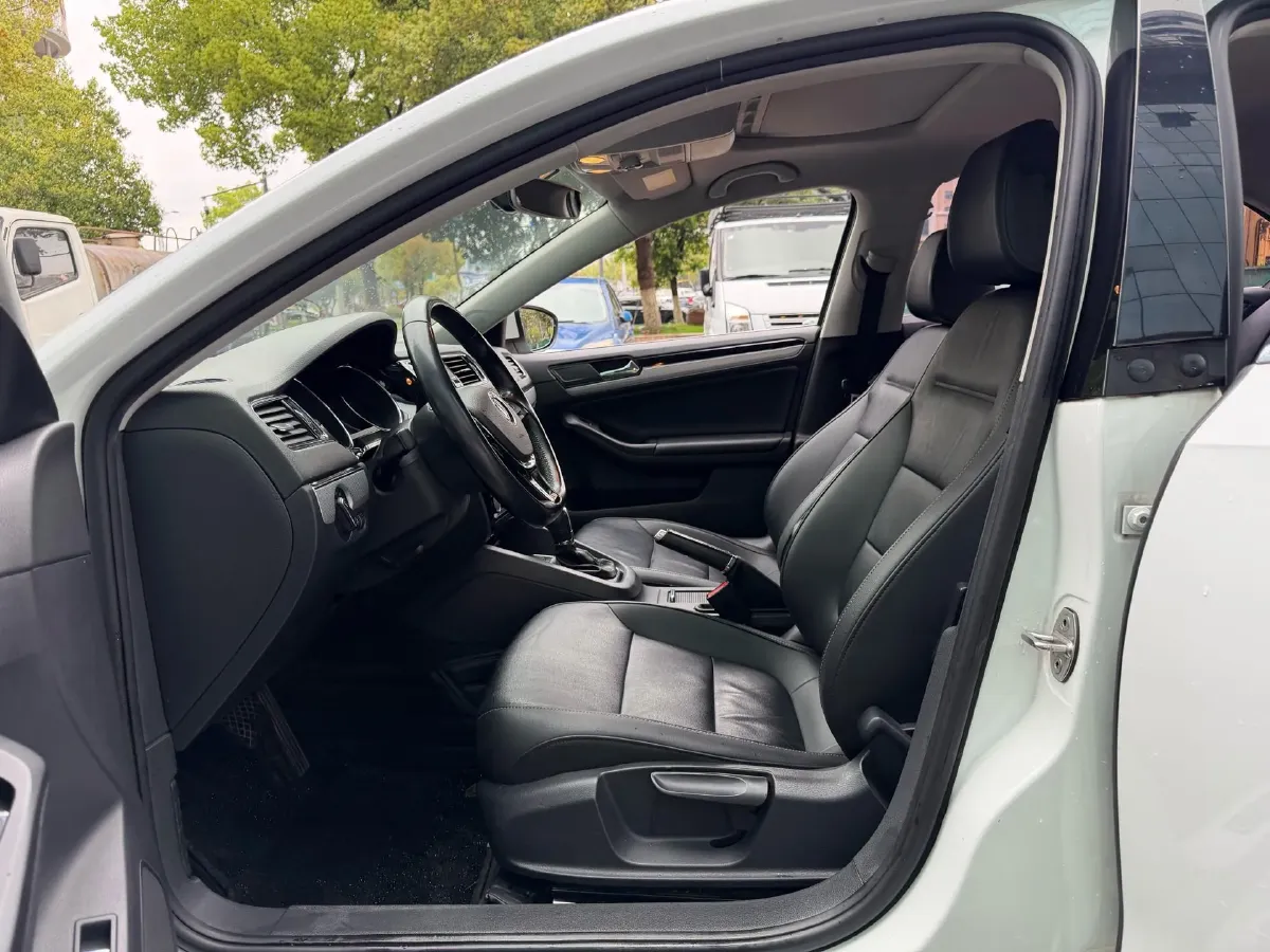 2017 Volkswagen Sagitar 1.6L 110HP L4 6AT,autocango,china used car exporter,china ev exporter,chinese used car exporter,chinese used ev exporter