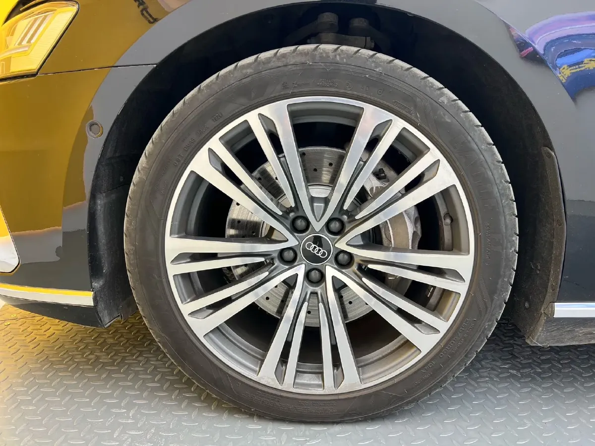 2021 Audi A8 3.0T 340HP V6 8AT,autocango,china used car exporter,china ev exporter,chinese used car exporter,chinese used ev exporter