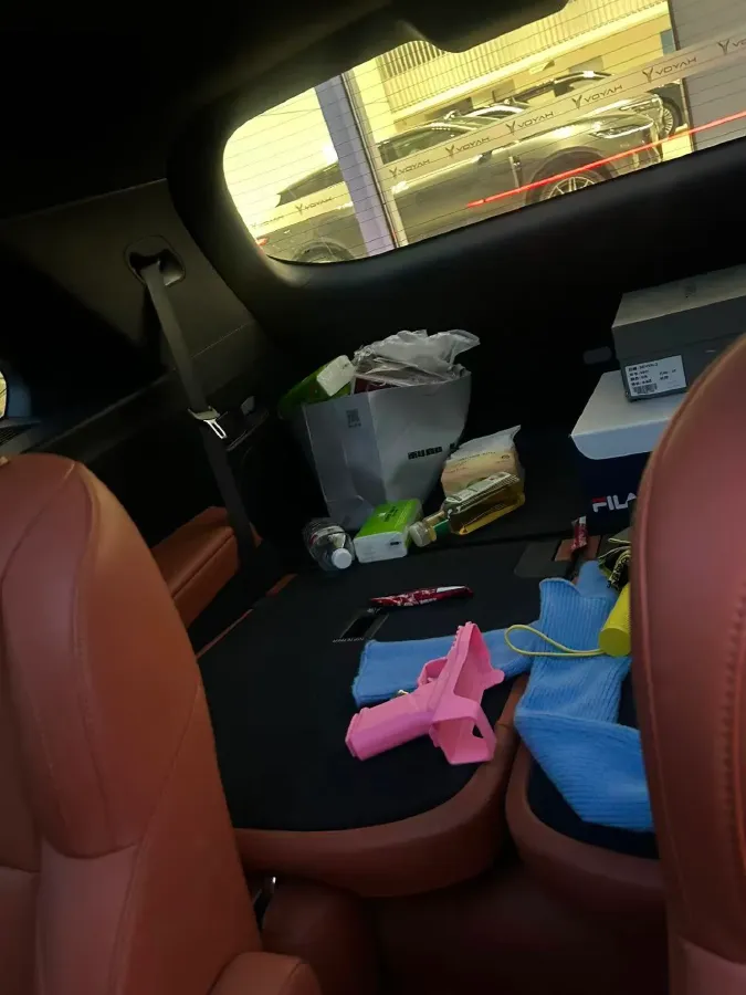 2023 Li L8 Range Extended 154HP REEV 40.9KWH,autocango,china used car exporter,china ev exporter,chinese used car exporter,chinese used ev exporter