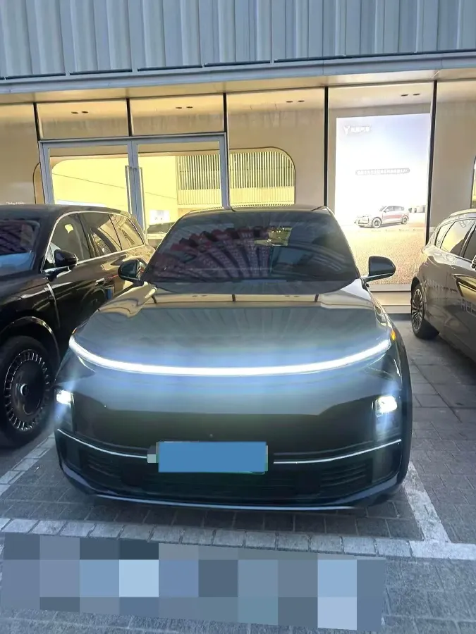 2023 Li L8 Range Extended 154HP REEV 40.9KWH,autocango,china used car exporter,china ev exporter,chinese used car exporter,chinese used ev exporter