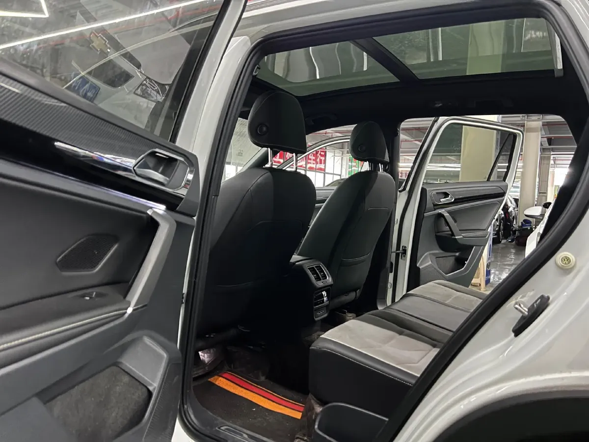 2021 Volkswagen Tayron 2.0T 220HP L4 7DCT,autocango,china used car exporter,china ev exporter,chinese used car exporter,chinese used ev exporter