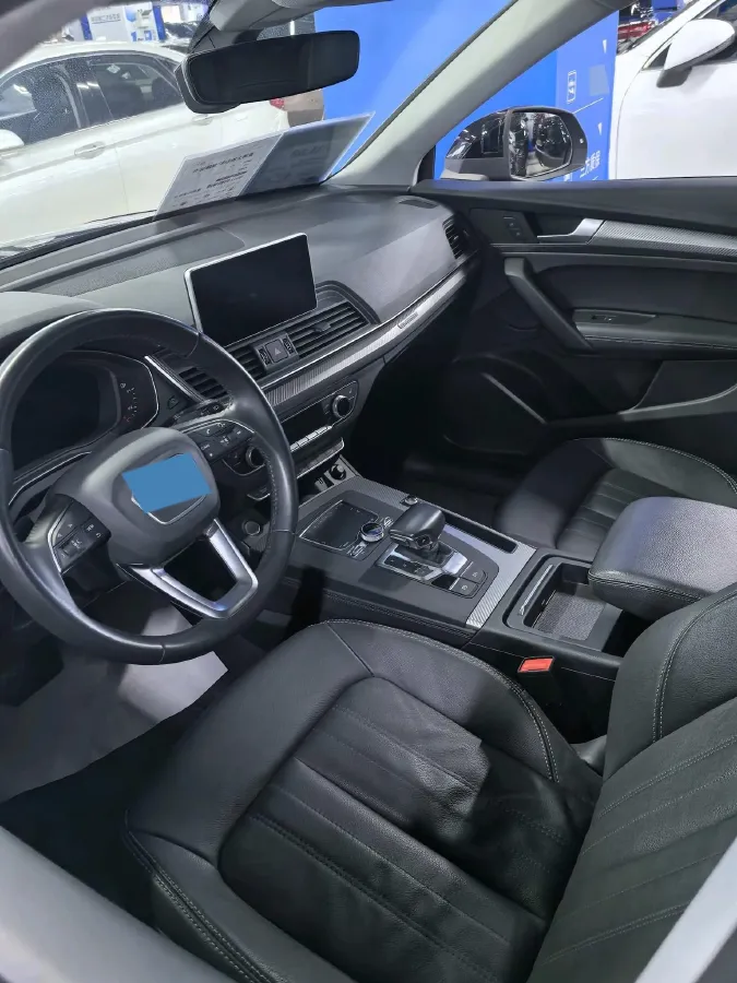 2020 Audi Q5L 2.0T 252HP L4 7DCT,autocango,china used car exporter,china ev exporter,chinese used car exporter,chinese used ev exporter