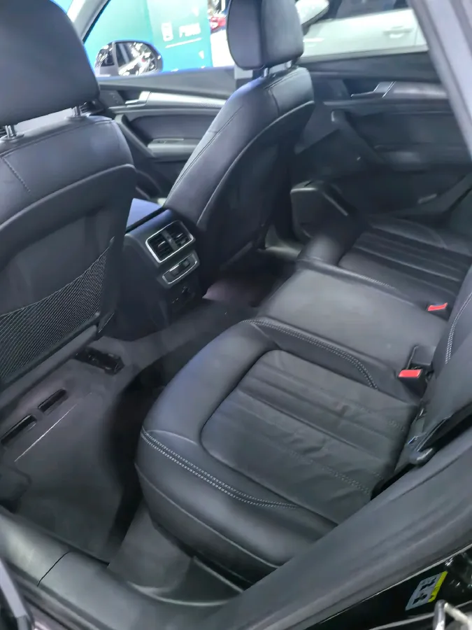 2020 Audi Q5L 2.0T 252HP L4 7DCT,autocango,china used car exporter,china ev exporter,chinese used car exporter,chinese used ev exporter