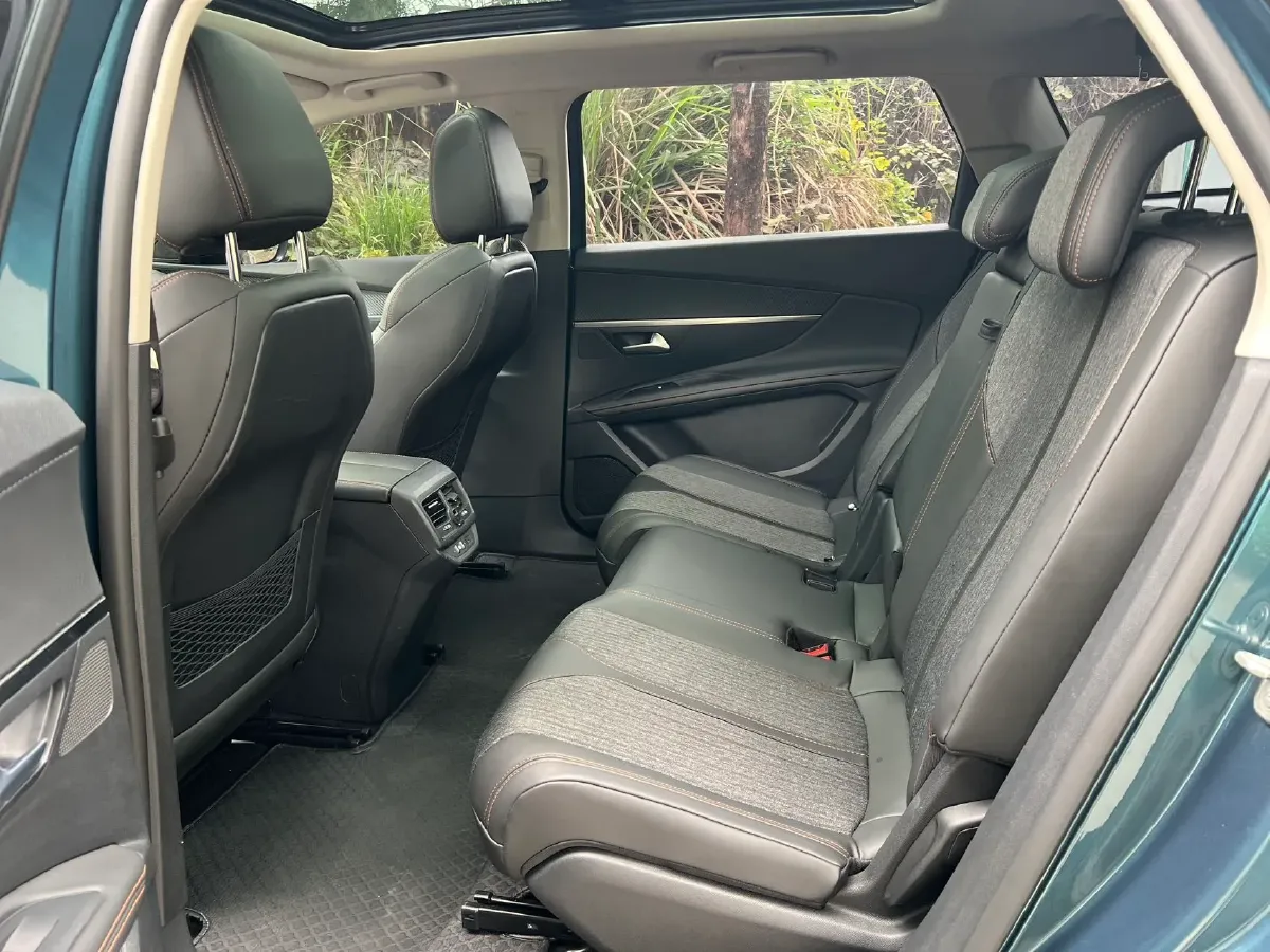 2019 Peugeot 5008 1.6T 170HP L4 6AT,autocango,china used car exporter,china ev exporter,chinese used car exporter,chinese used ev exporter