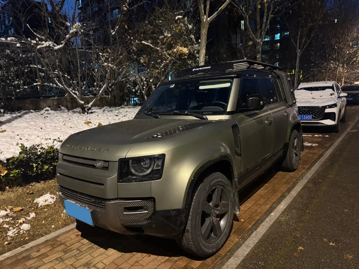 2020 Land Rover Defender 3.0T 400HP L6 8AT,autocango,china used car exporter,china ev exporter,chinese used car exporter,chinese used ev exporter