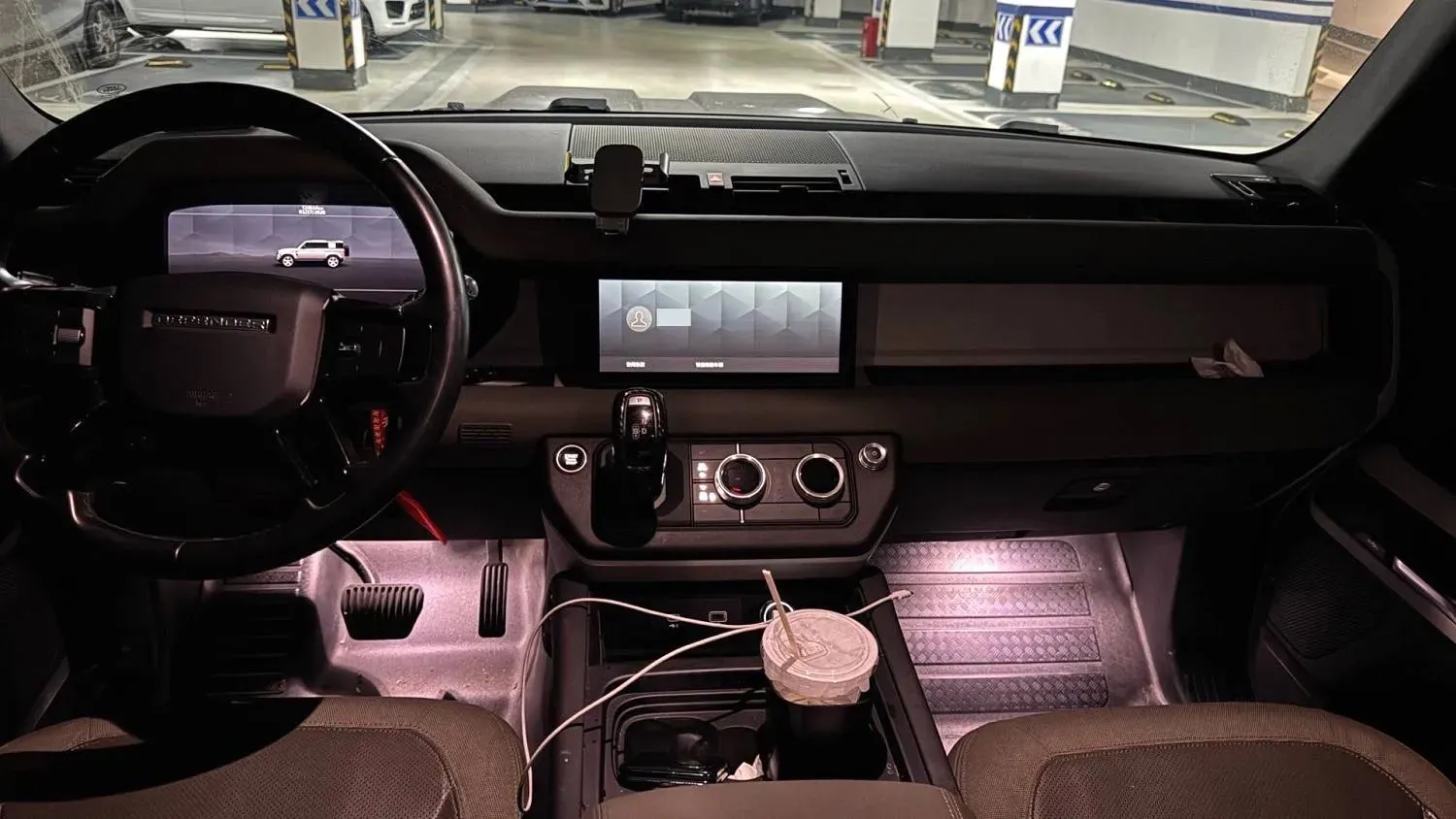 2020 Land Rover Defender 3.0T 400HP L6 8AT,autocango,china used car exporter,china ev exporter,chinese used car exporter,chinese used ev exporter