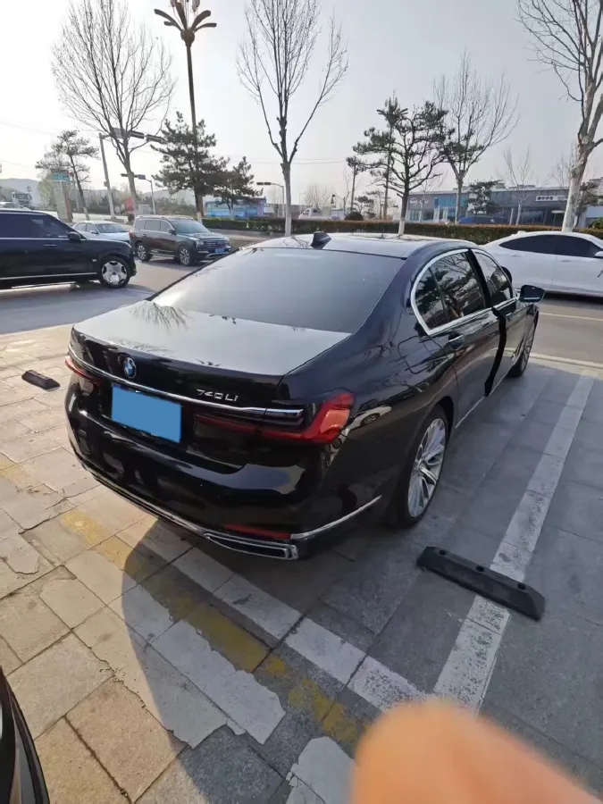 2021 BMW 7 Series 3.0T 340HP L6 8AT,autocango,china used car exporter,china ev exporter,chinese used car exporter,chinese used ev exporter