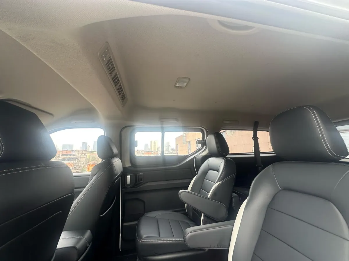 2021 WuLing ZhengChen 1.5T 147HP L4 6MT,autocango,china used car exporter,china ev exporter,chinese used car exporter,chinese used ev exporter