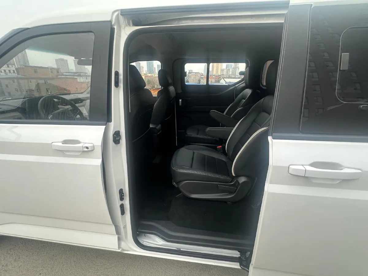 2021 WuLing ZhengChen 1.5T 147HP L4 6MT,autocango,china used car exporter,china ev exporter,chinese used car exporter,chinese used ev exporter