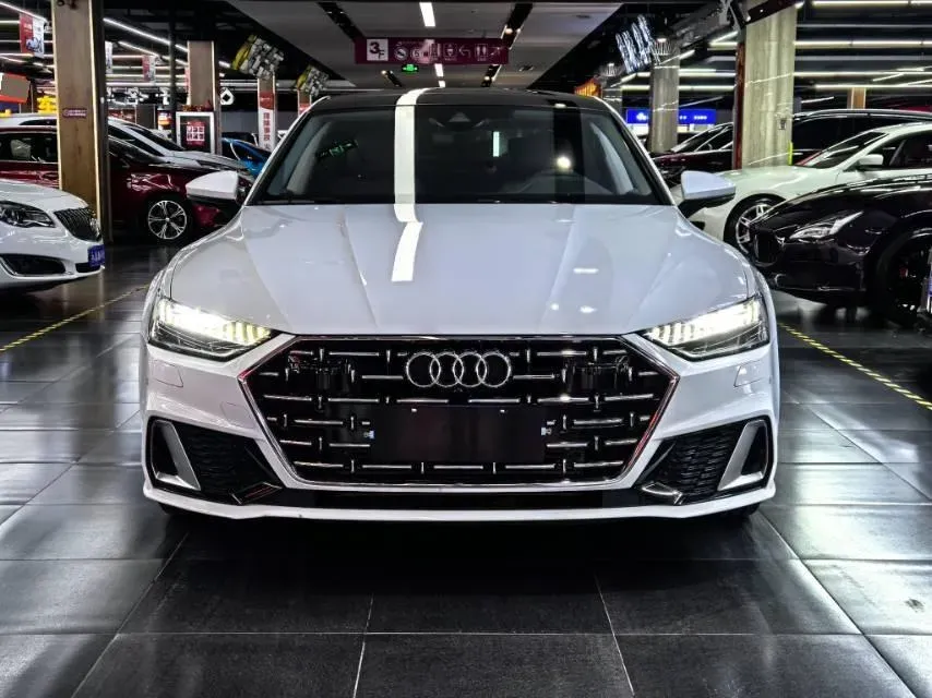 2024 Audi A7L 2.0T 245HP L4 7DCT,autocango,china used car exporter,china ev exporter,chinese used car exporter,chinese used ev exporter