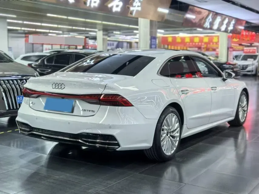 2024 Audi A7L 2.0T 245HP L4 7DCT,autocango,china used car exporter,china ev exporter,chinese used car exporter,chinese used ev exporter