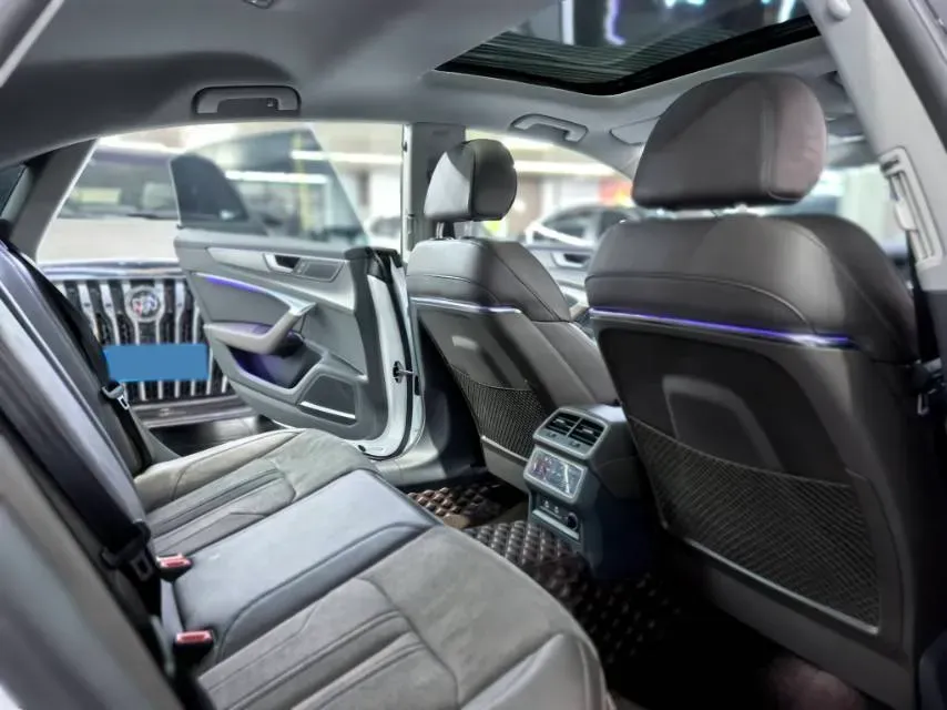 2024 Audi A7L 2.0T 245HP L4 7DCT,autocango,china used car exporter,china ev exporter,chinese used car exporter,chinese used ev exporter