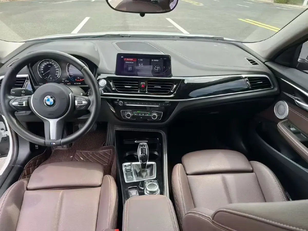 2021 BMW 1 Series 1.5T 140HP L3 7DCT,autocango,china used car exporter,china ev exporter,chinese used car exporter,chinese used ev exporter