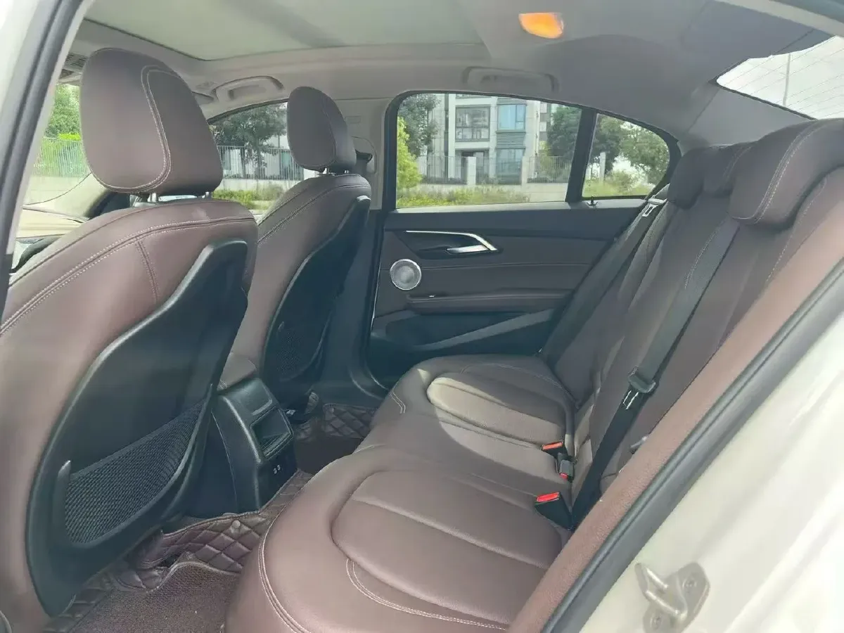 2021 BMW 1 Series 1.5T 140HP L3 7DCT,autocango,china used car exporter,china ev exporter,chinese used car exporter,chinese used ev exporter