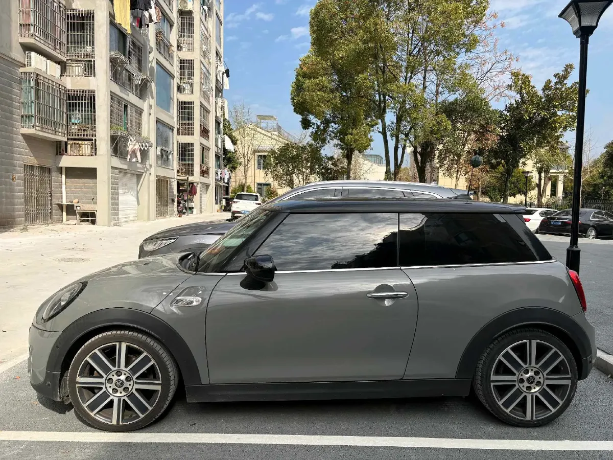 2021 MINI MINI 2.0T 192HP L4 7DCT,autocango,china used car exporter,china ev exporter,chinese used car exporter,chinese used ev exporter
