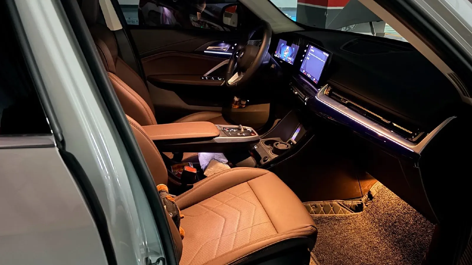 2023 BMW X1 2.0T 204HP L4 7DCT,autocango,china used car exporter,china ev exporter,chinese used car exporter,chinese used ev exporter