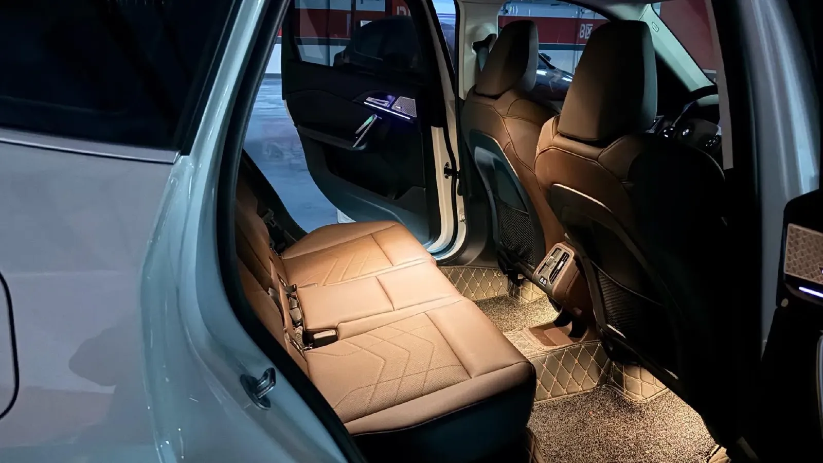 2023 BMW X1 2.0T 204HP L4 7DCT,autocango,china used car exporter,china ev exporter,chinese used car exporter,chinese used ev exporter