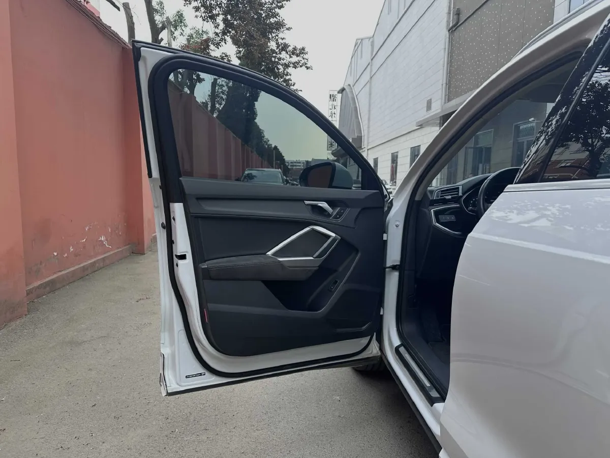 2023 Audi Q3 1.4T 150HP L4 7DCT,autocango,china used car exporter,china ev exporter,chinese used car exporter,chinese used ev exporter