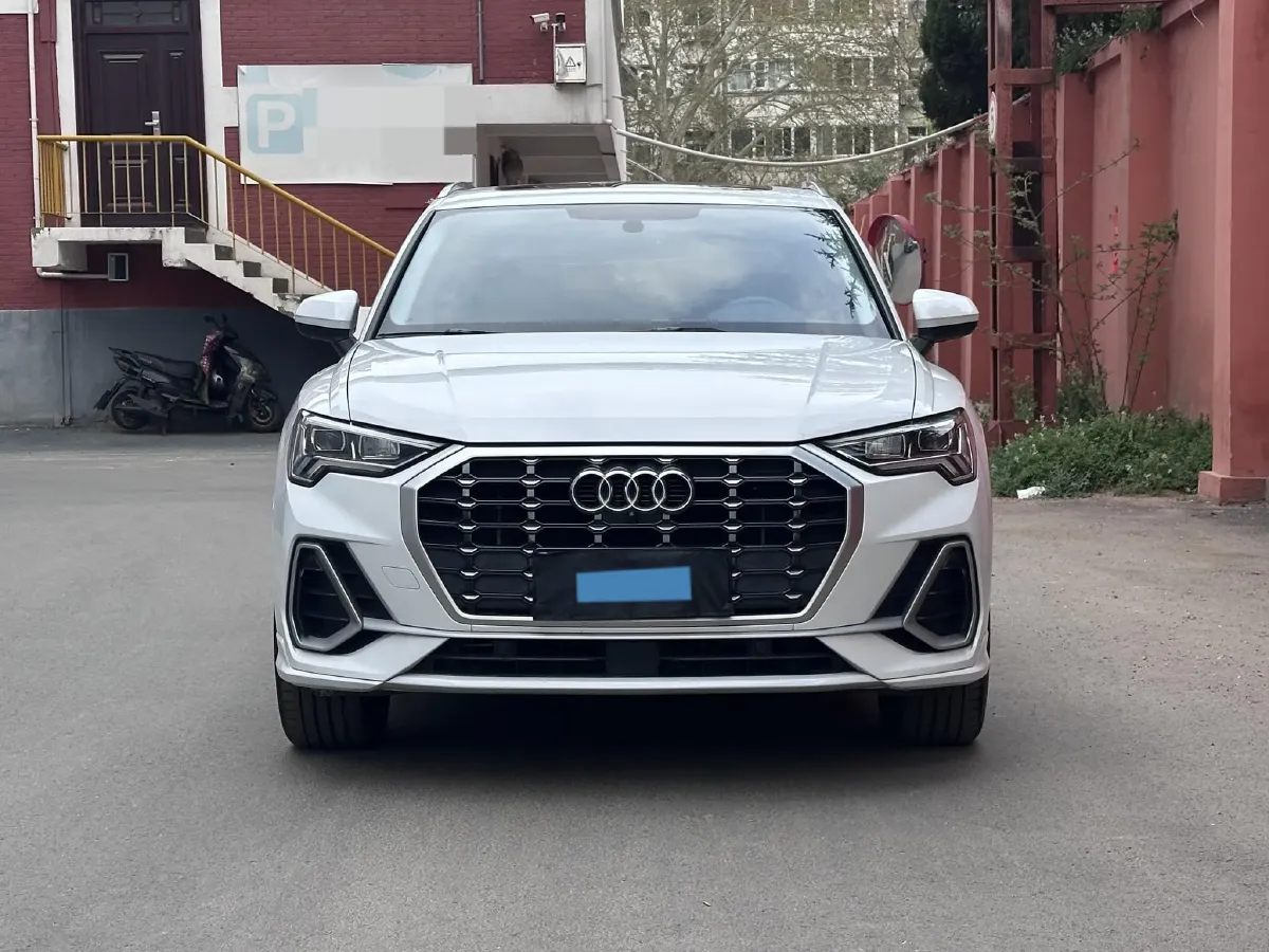 2023 Audi Q3 1.4T 150HP L4 7DCT,autocango,china used car exporter,china ev exporter,chinese used car exporter,chinese used ev exporter