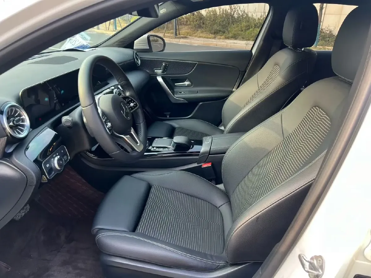 2022 Mercedes-Benz A Class 1.3T 163HP L4 7DCT,autocango,china used car exporter,china ev exporter,chinese used car exporter,chinese used ev exporter