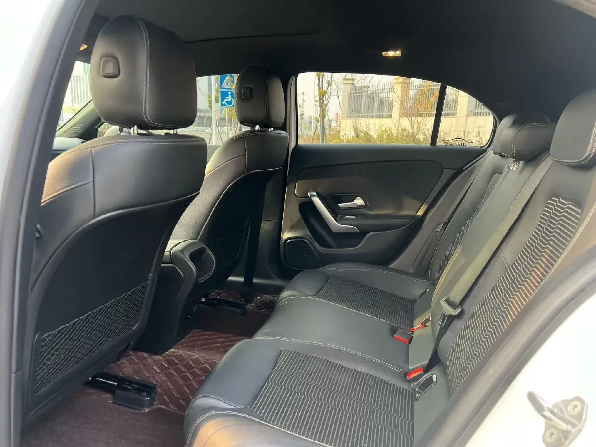 2022 Mercedes-Benz A Class 1.3T 163HP L4 7DCT,autocango,china used car exporter,china ev exporter,chinese used car exporter,chinese used ev exporter