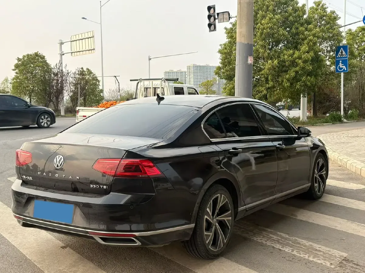 2020 Volkswagen Magotan 2.0T 186HP L4 7DCT,autocango,china used car exporter,china ev exporter,chinese used car exporter,chinese used ev exporter