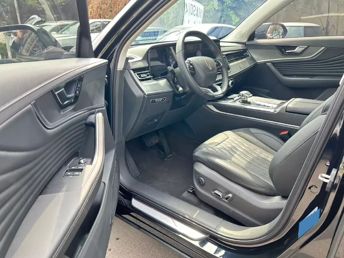 2023 HongQi HS5 2.0T 252HP L4 8AT,autocango,china used car exporter,china ev exporter,chinese used car exporter,chinese used ev exporter