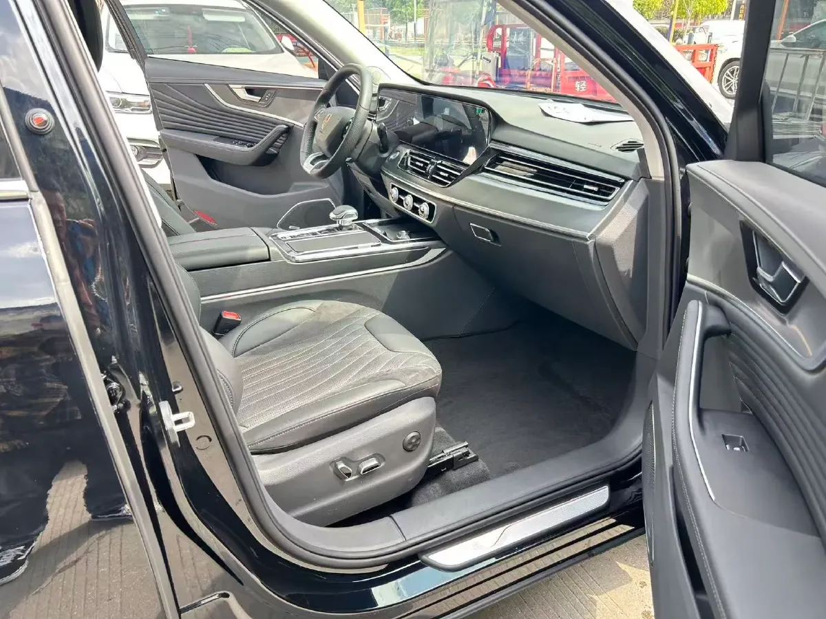 2023 HongQi HS5 2.0T 252HP L4 8AT,autocango,china used car exporter,china ev exporter,chinese used car exporter,chinese used ev exporter