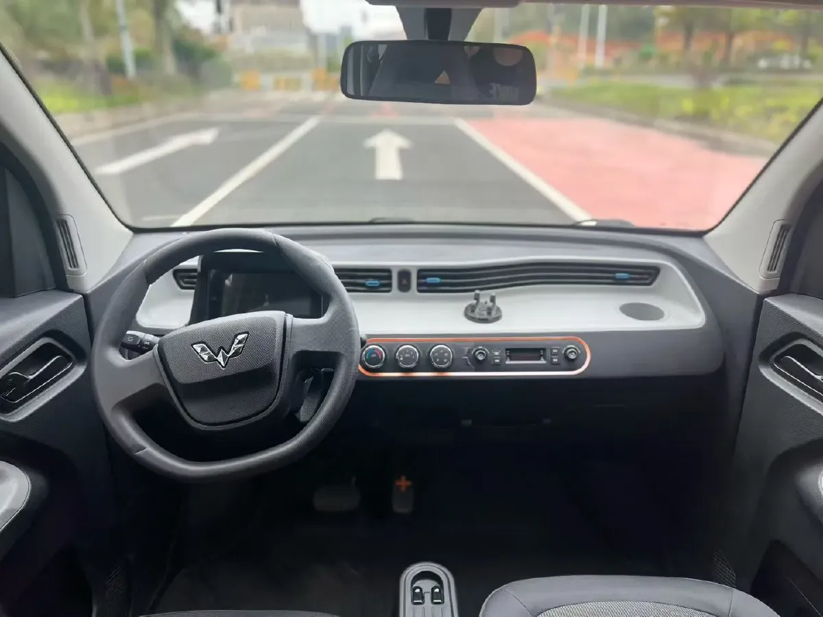 2021 WuLing HongGuang MINI EV BEV 13.9KWH,autocango,china used car exporter,china ev exporter,chinese used car exporter,chinese used ev exporter