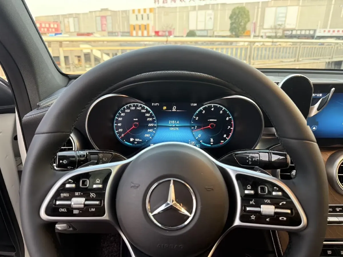 2020 Mercedes-Benz GLC Class 2.0T 197HP L4 9AT,autocango,china used car exporter,china ev exporter,chinese used car exporter,chinese used ev exporter